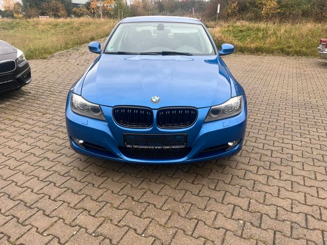 BMW 318d-Navi-Xenon-Stzhz-Tempo-AHK- Sonderlack