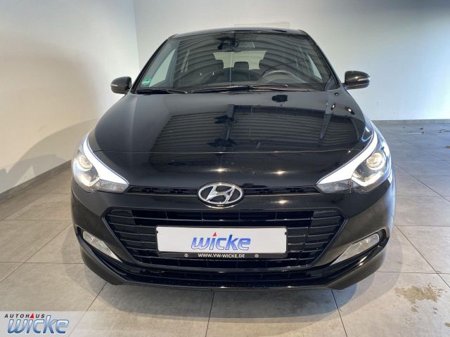 i20 1.2 Passion + KLIMA NAVI LENKRADHEIZUNG REAR