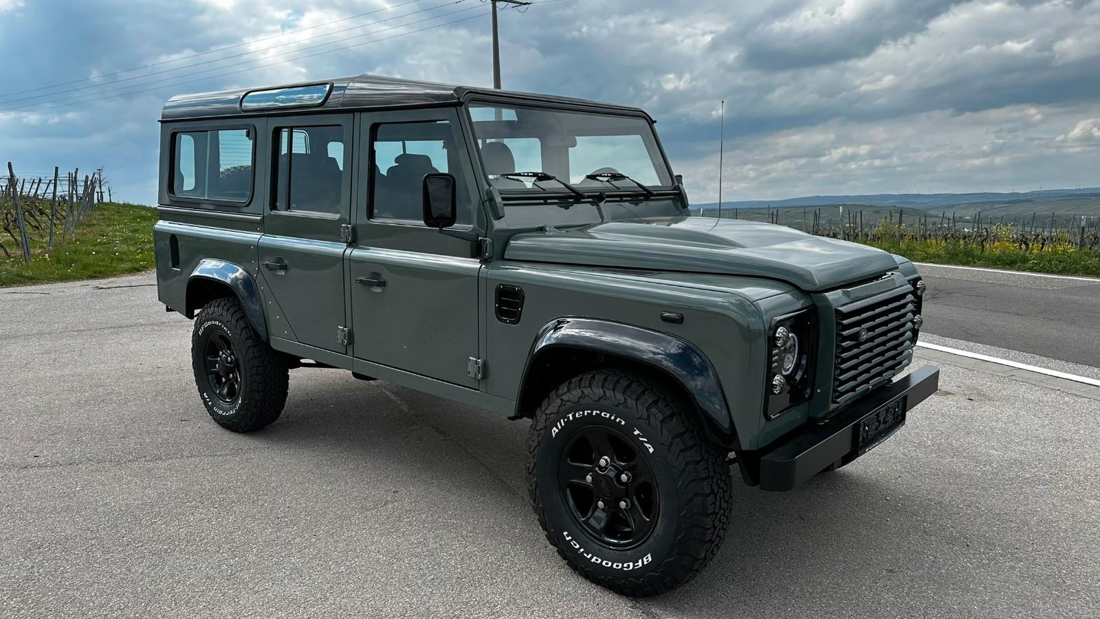 Land Rover Defender 110 SE Station Wagon Besser wie Neu