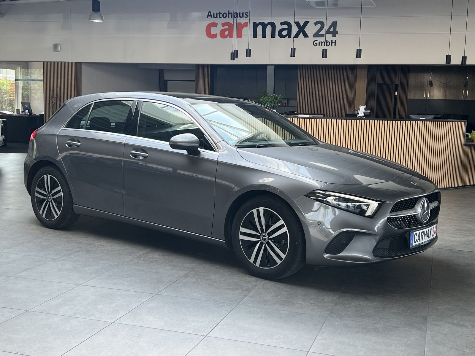 MERCEDES-BENZ A A 200 Aut Progressive Pano Navi Massage LED