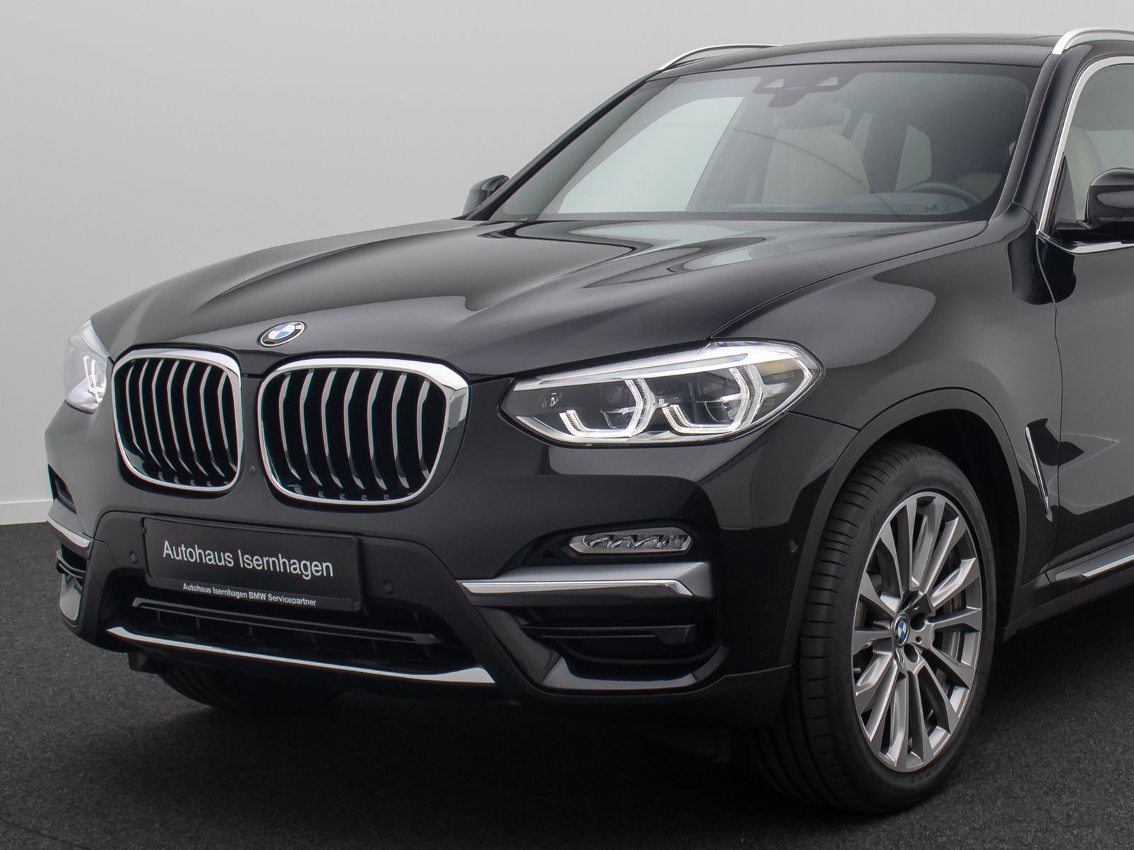 Fahrzeugabbildung BMW X3 xD30i Luxury Line 360° DisplKey Panorama HUD