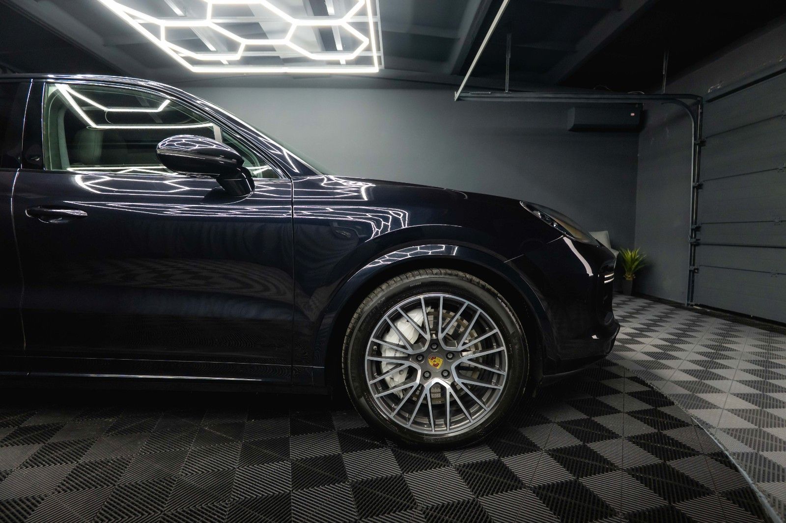 Fahrzeugabbildung Porsche Cayenne Turbo V8 Sport Chrono Black *ACC*LED*