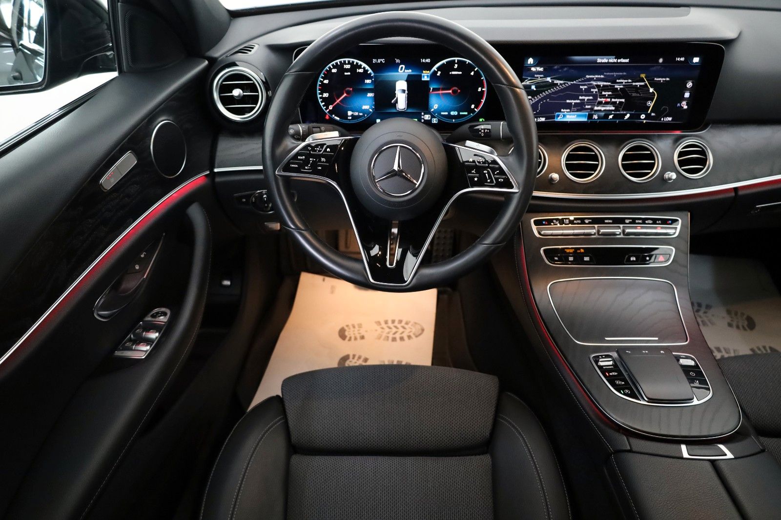 Fahrzeugabbildung Mercedes-Benz E 220 d 4M All-Terrain,Kamera,Navi,SH,AHK, SR+WR
