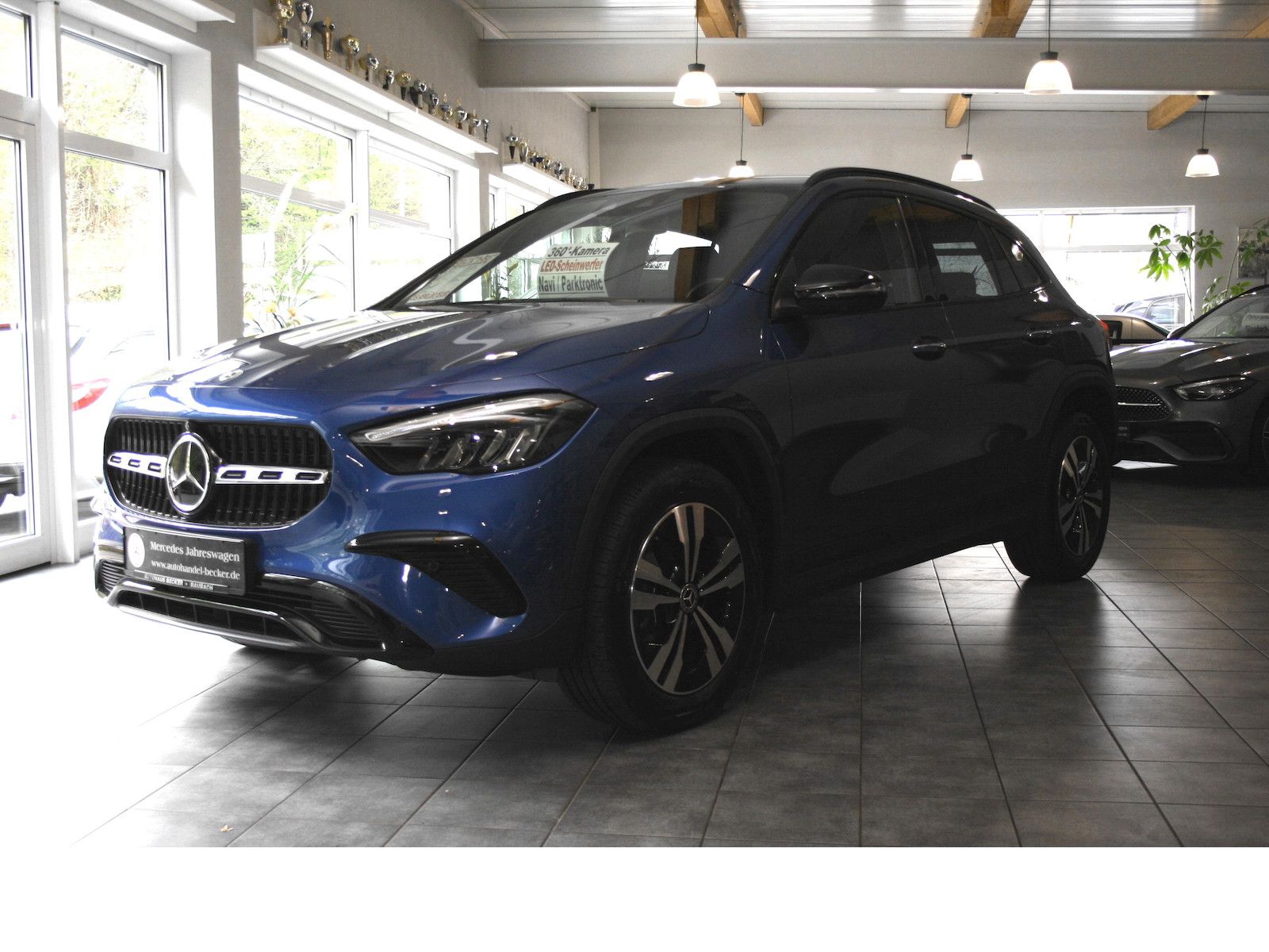 Fahrzeugabbildung Mercedes-Benz GLA 200 Progr. Night*360°*Memory*MBUX*Distronic