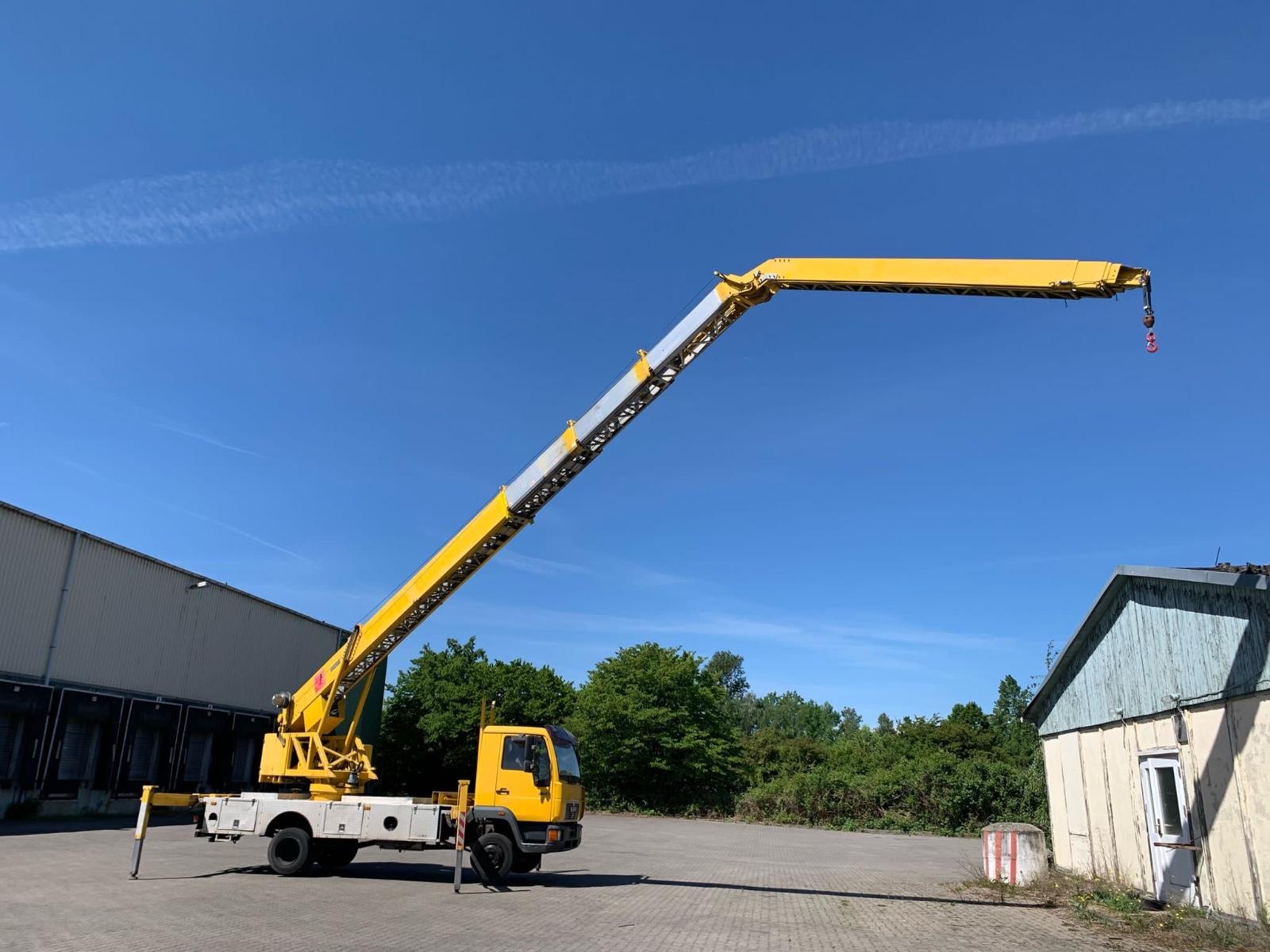 MAN L20 8.170 DACHDECKERKRAN Klaas 34M Funk Seilwind