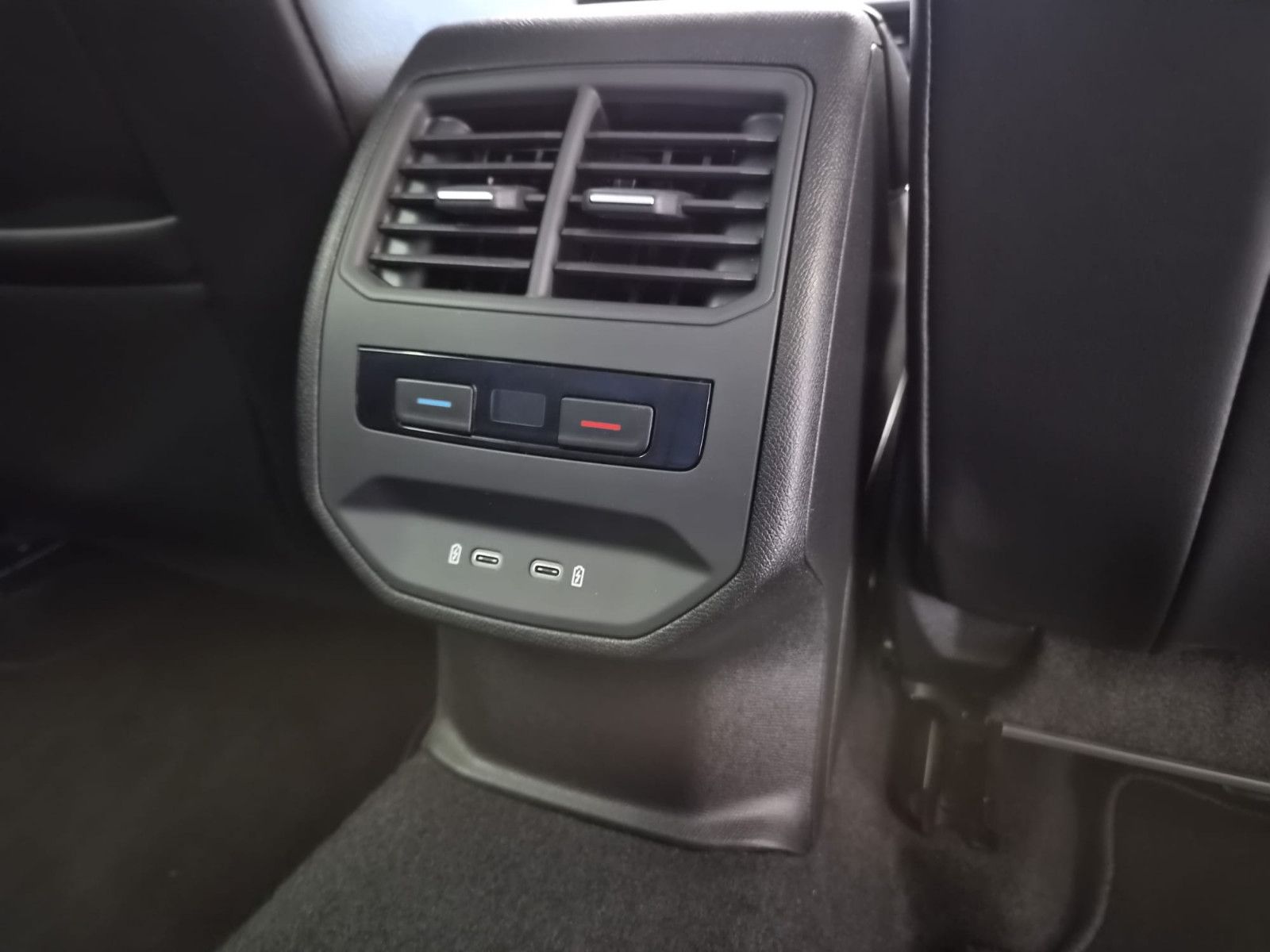 Fahrzeugabbildung SEAT Leon FR / LED / KAMERA / GARANTIE