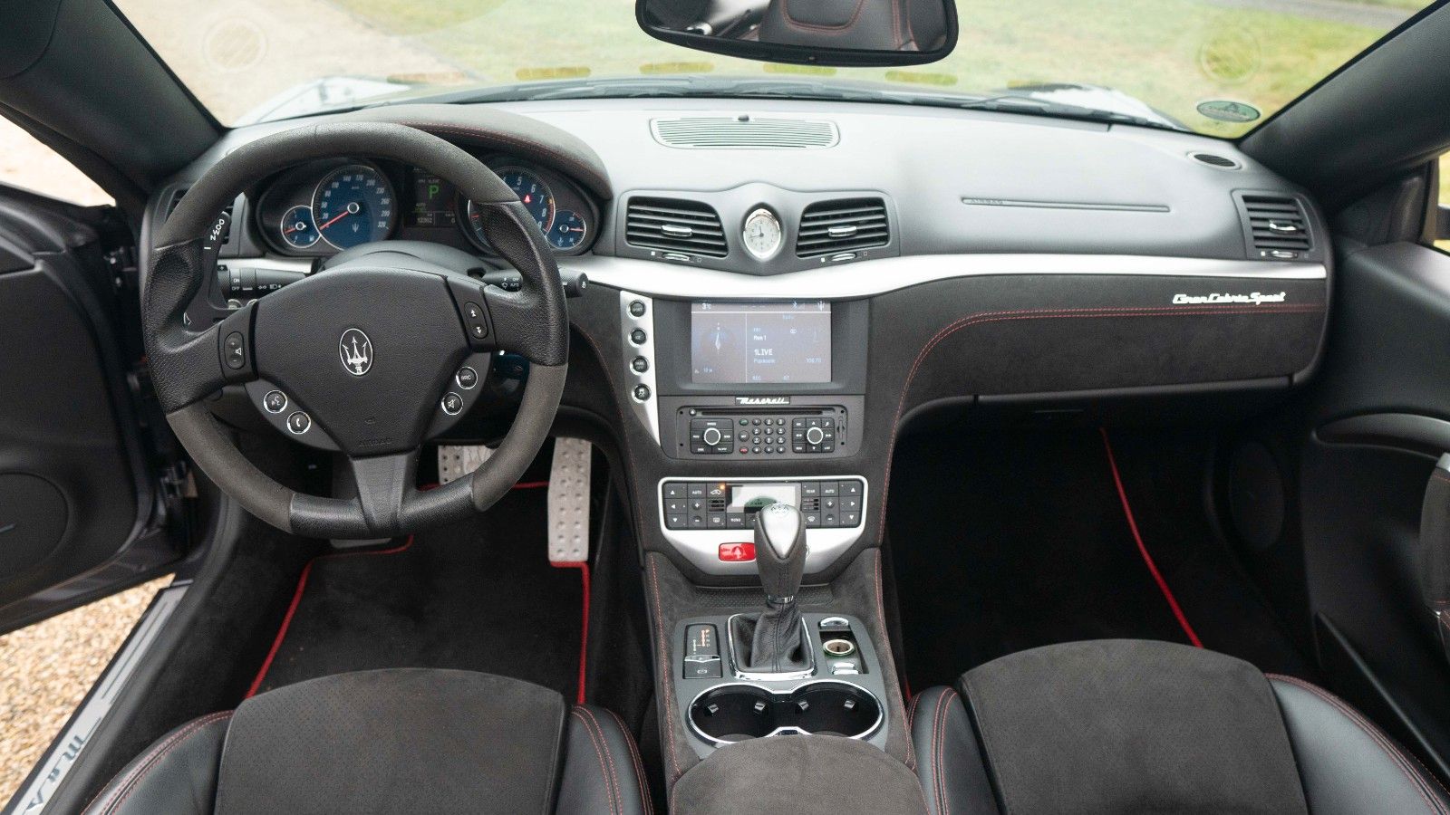 Fahrzeugabbildung Maserati GranCabrio 4.7 V8 Sport/Deutsch/SH lückenlos