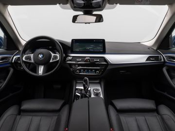Fahrzeugabbildung BMW 520d Kamera Laser HUD DAB 4xKlima AHK Komfort