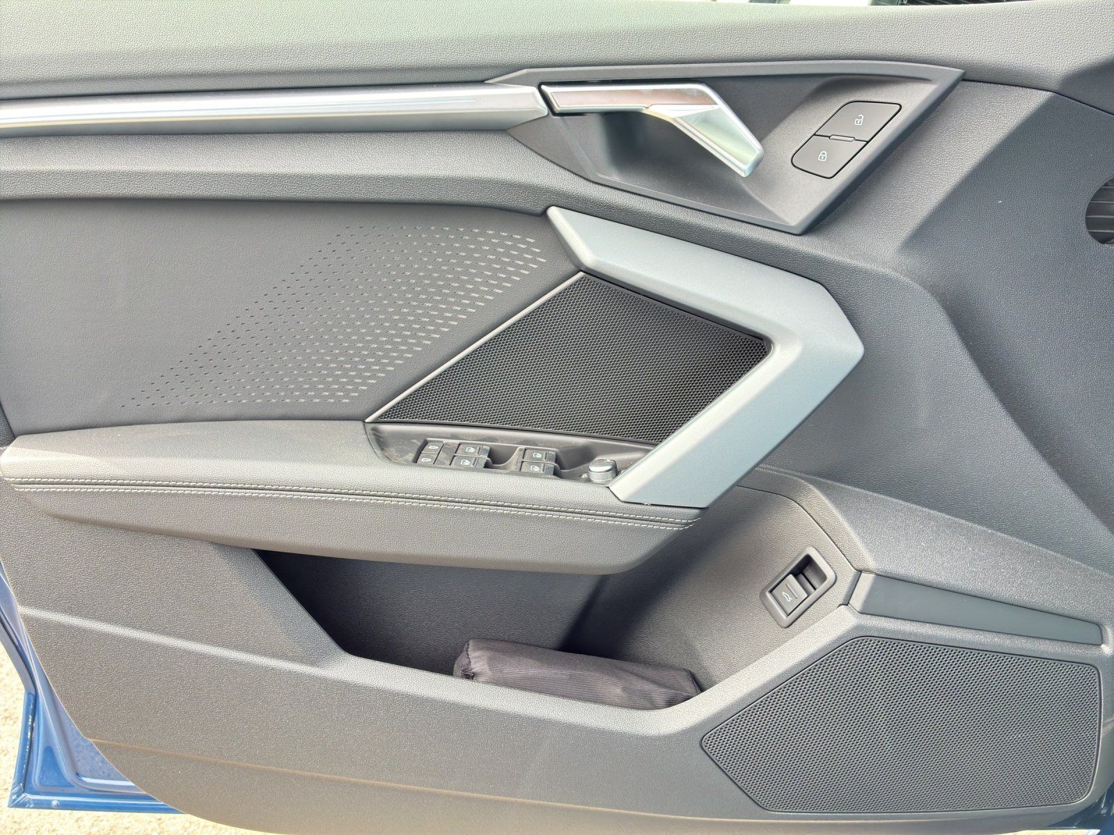 Fahrzeugabbildung Audi A3 Sportback 1.5 TFSI S-Line 360,Kamera,LED,SHZ