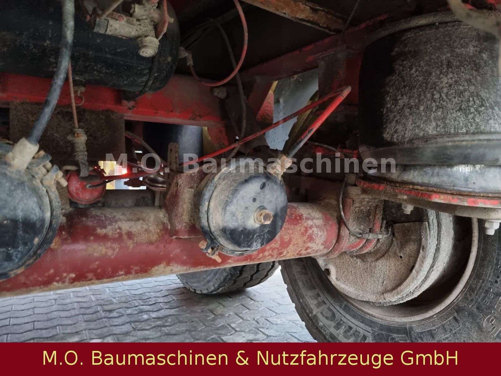 Fahrzeugabbildung Kaiser Robuste S330 2V / Luftfederung / 2 Achser