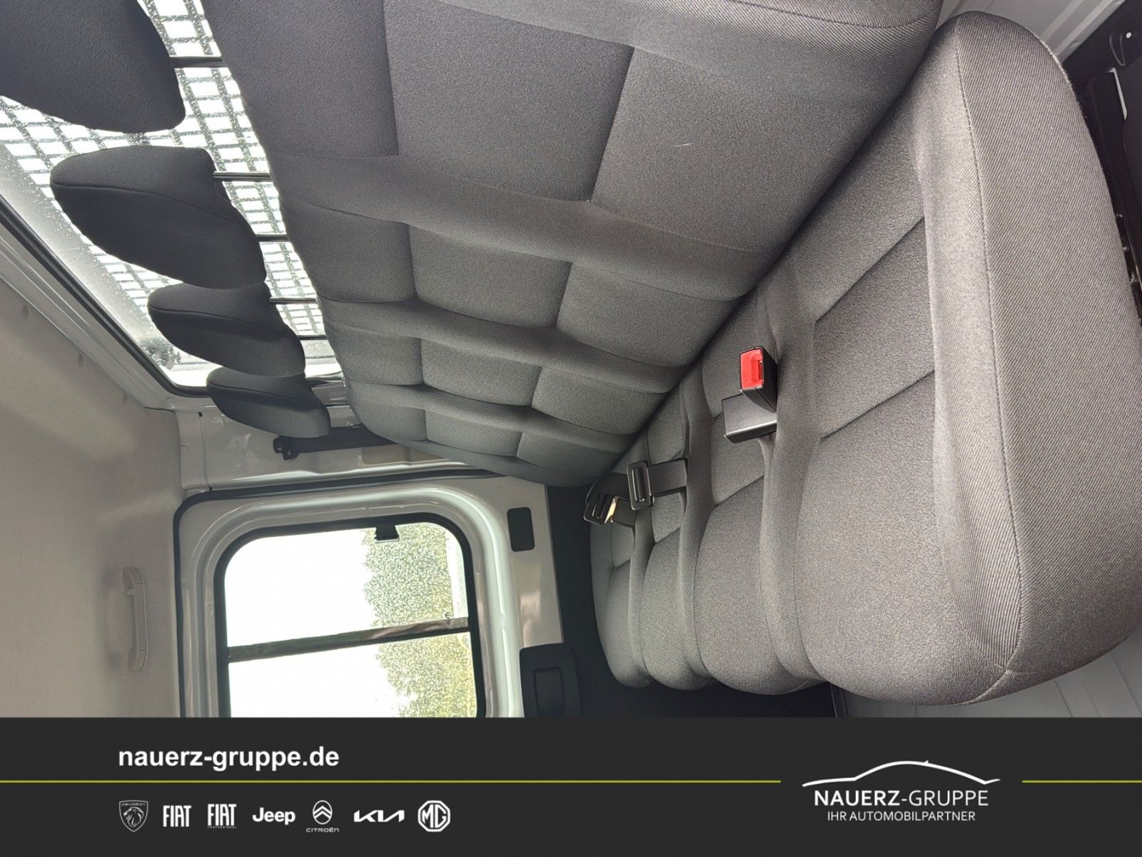 Fahrzeugabbildung Peugeot Boxer Pritsche/Kipper Doppelk. 335 L3 BlueHDi 14