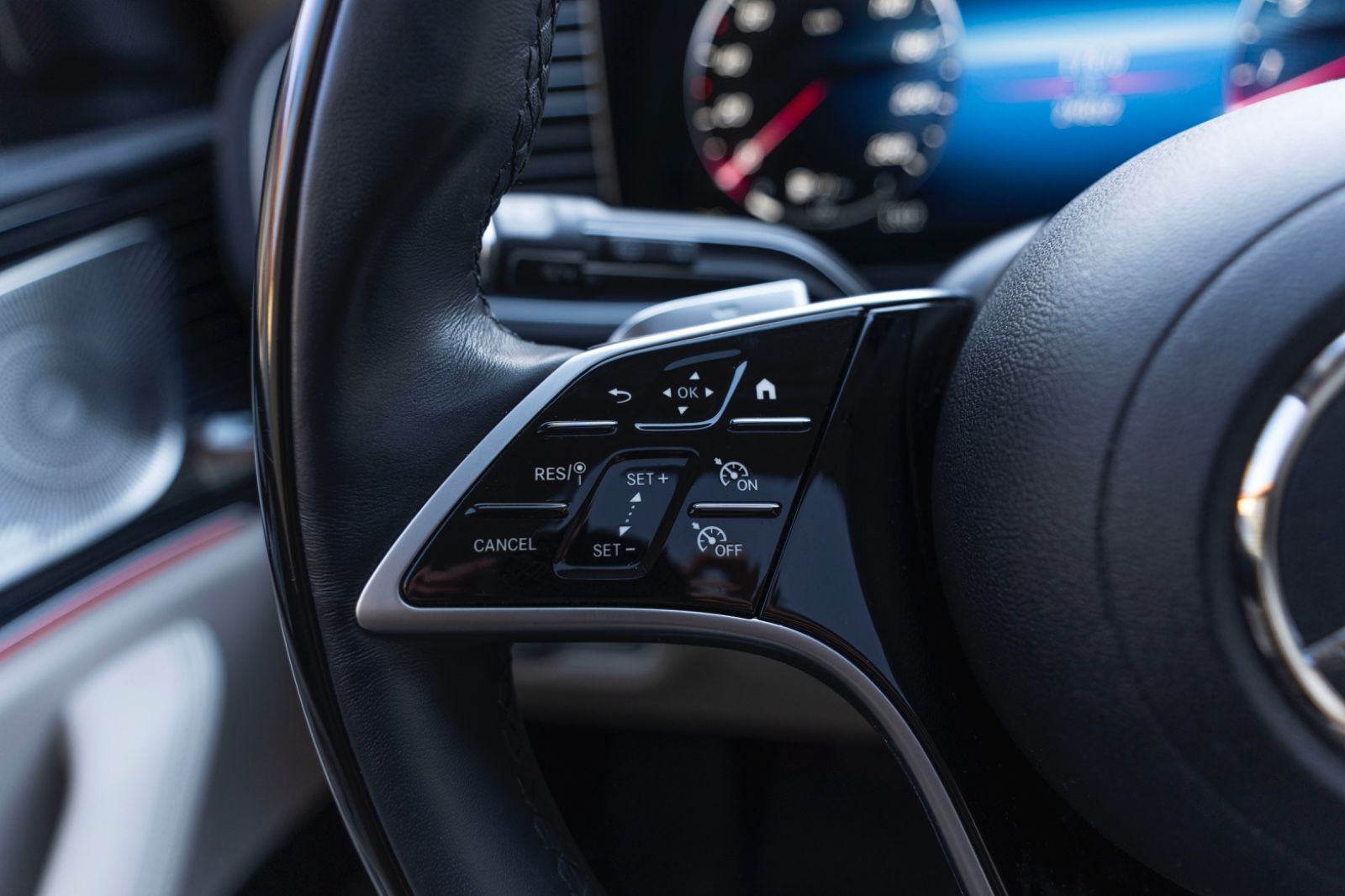 Fahrzeugabbildung Mercedes-Benz GLE 450 4Matic BURMESTER 360° MULTIBEAM PANO