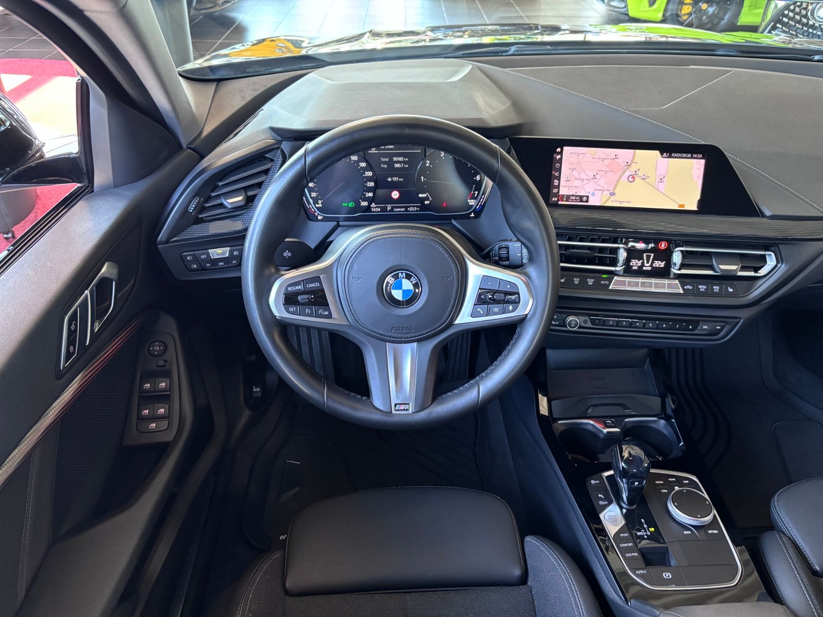 Fahrzeugabbildung BMW 118 i Sport Line KLIMA LED NAVI ALU