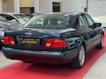 Mercedes E 280 - 4