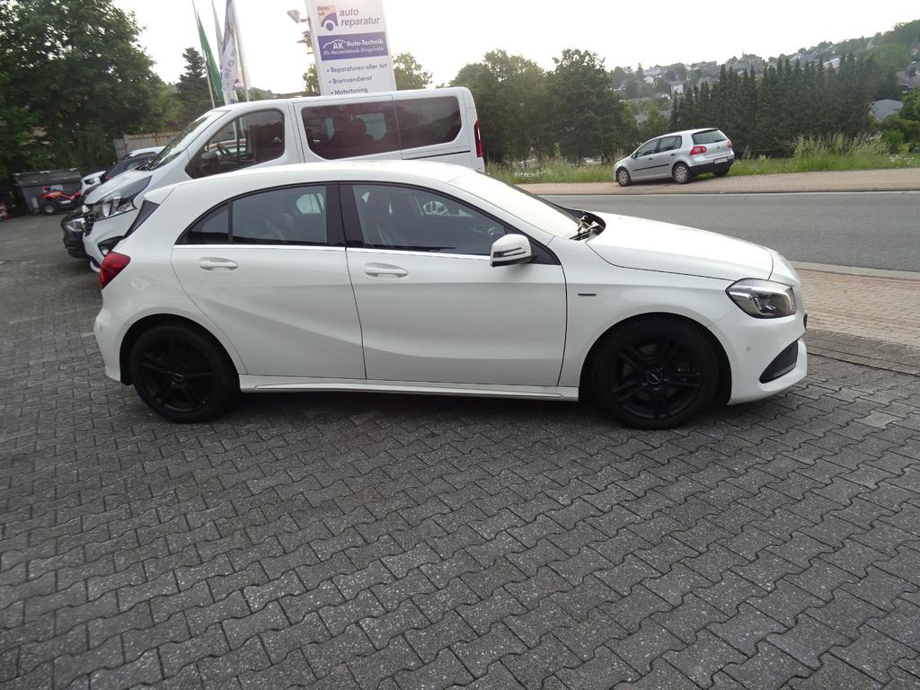 Mercedes-Benz A 220
