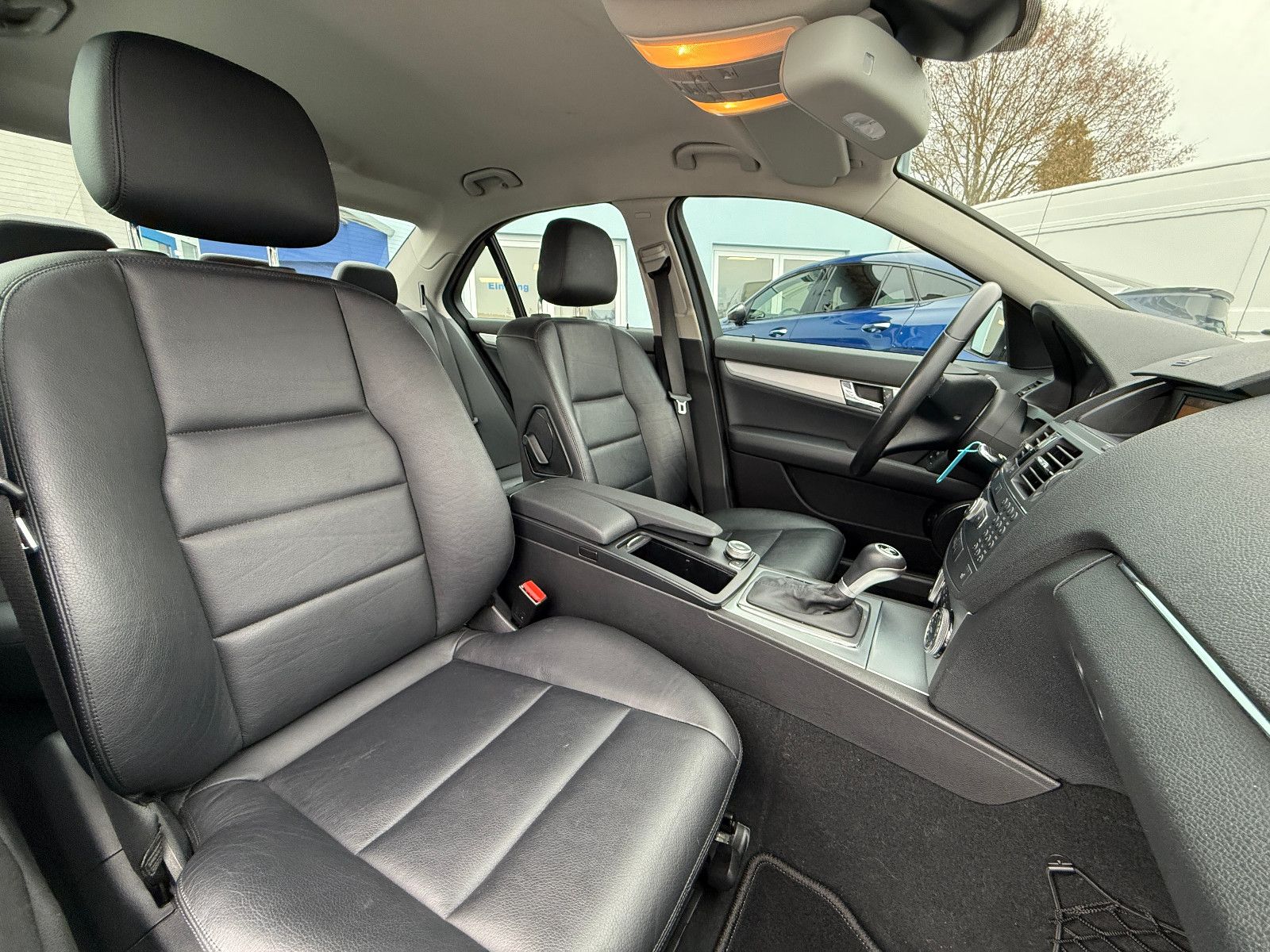 Fahrzeugabbildung Mercedes-Benz C 350 Limousine Avantgarde Aut Bi-Xenon Leder