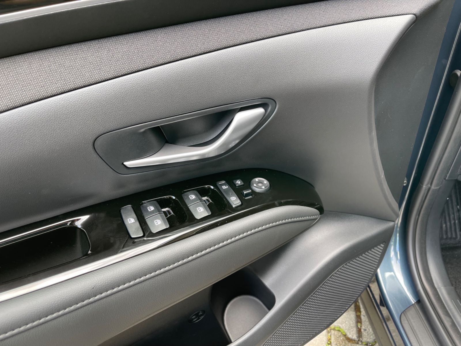 Fahrzeugabbildung Hyundai TUCSON Plug-In-Hybrid 1.6 T-GDi 4WD TREND ASSIP.