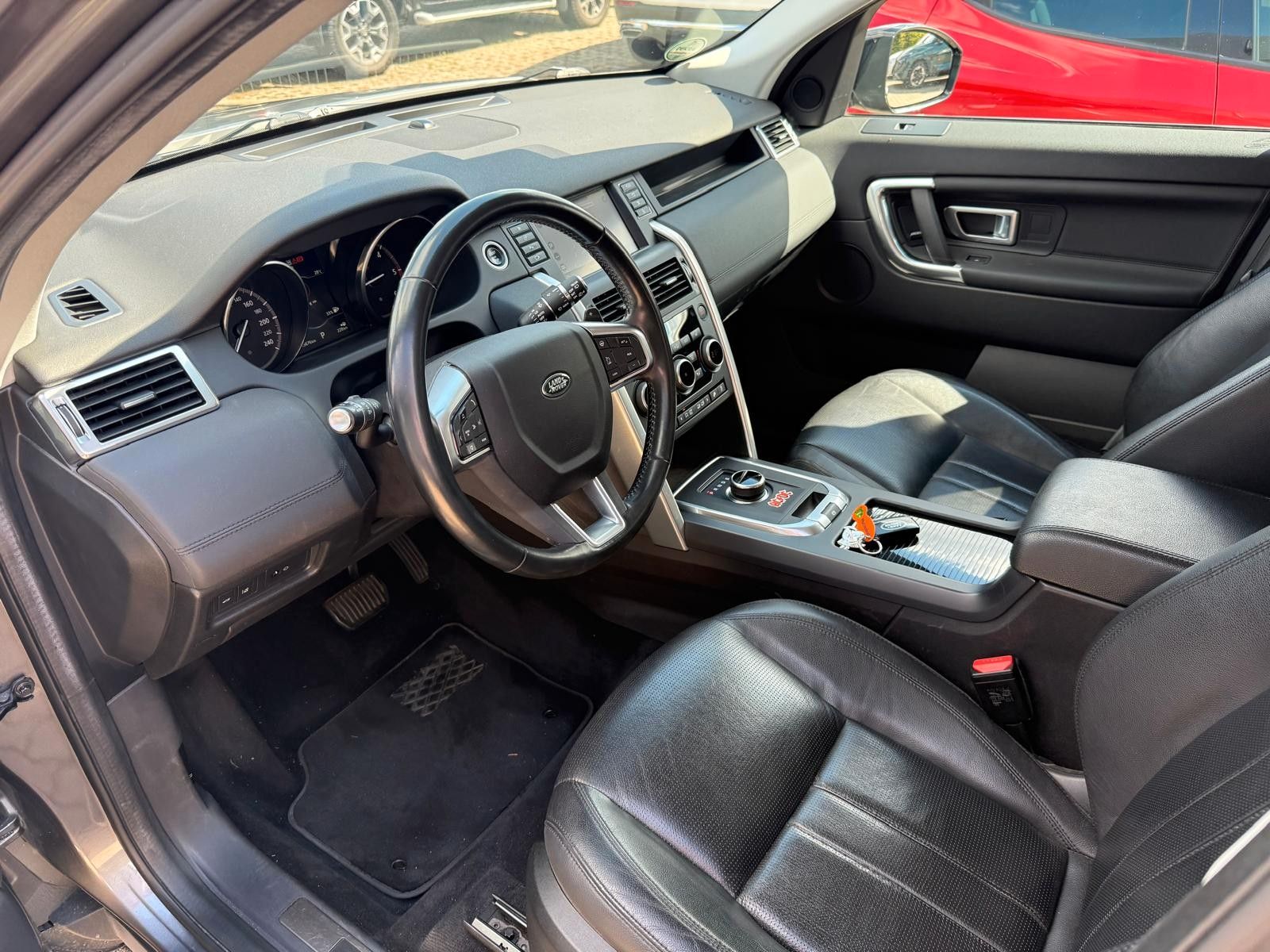 Fahrzeugabbildung Land Rover Discovery Sport 1.Hand / Leder / Allrad / Autom.