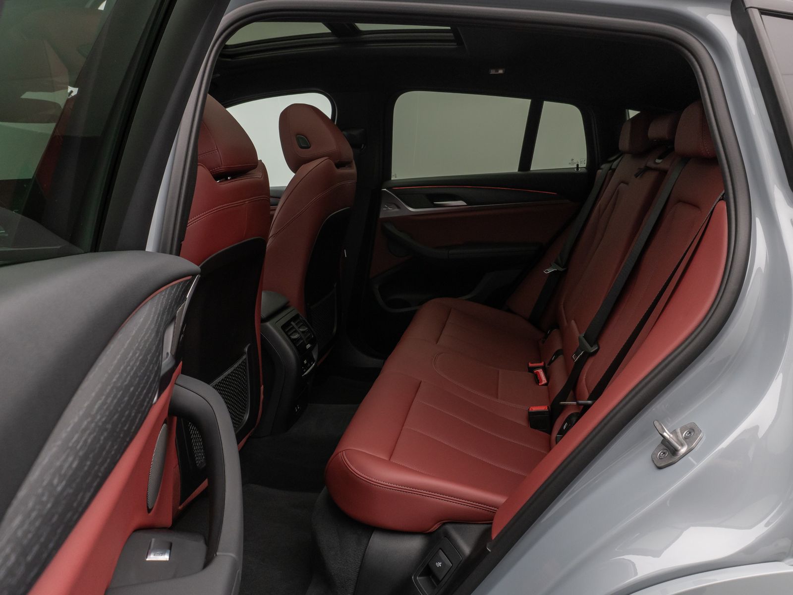 Fahrzeugabbildung BMW X4 xD30i M Sport Panorama 360°DAB H/K AHK Komfor