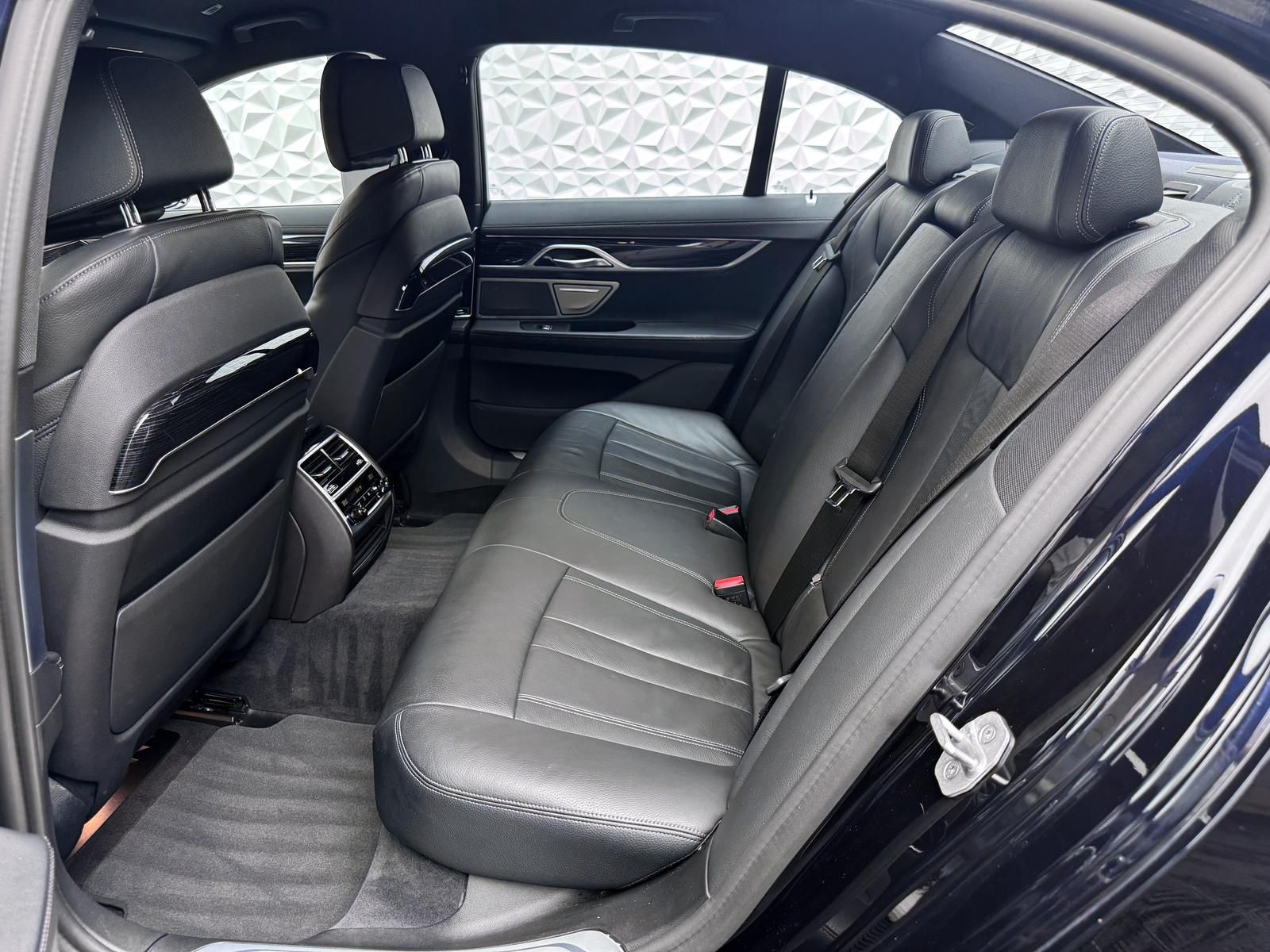 Fahrzeugabbildung BMW d XDR*M-PAKET*H&K*STANDHZG*HUD*MASSAGE*KEY*360°