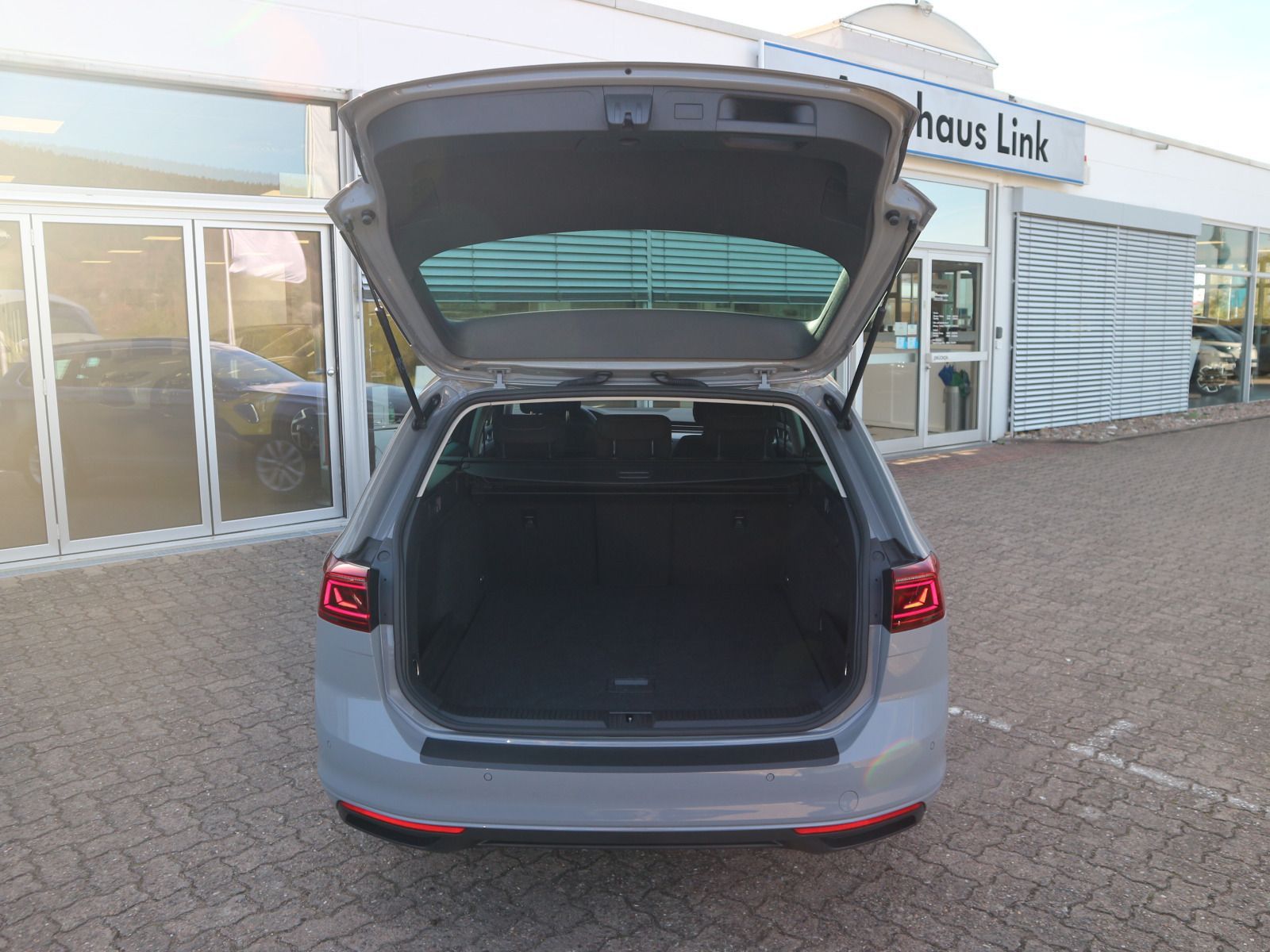 Volkswagen Passat Variant - Bild 7