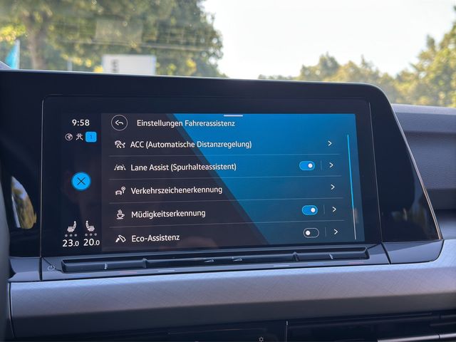 Golf VIII Variant 1.0 eTSI Life DSG AHK ACC LED