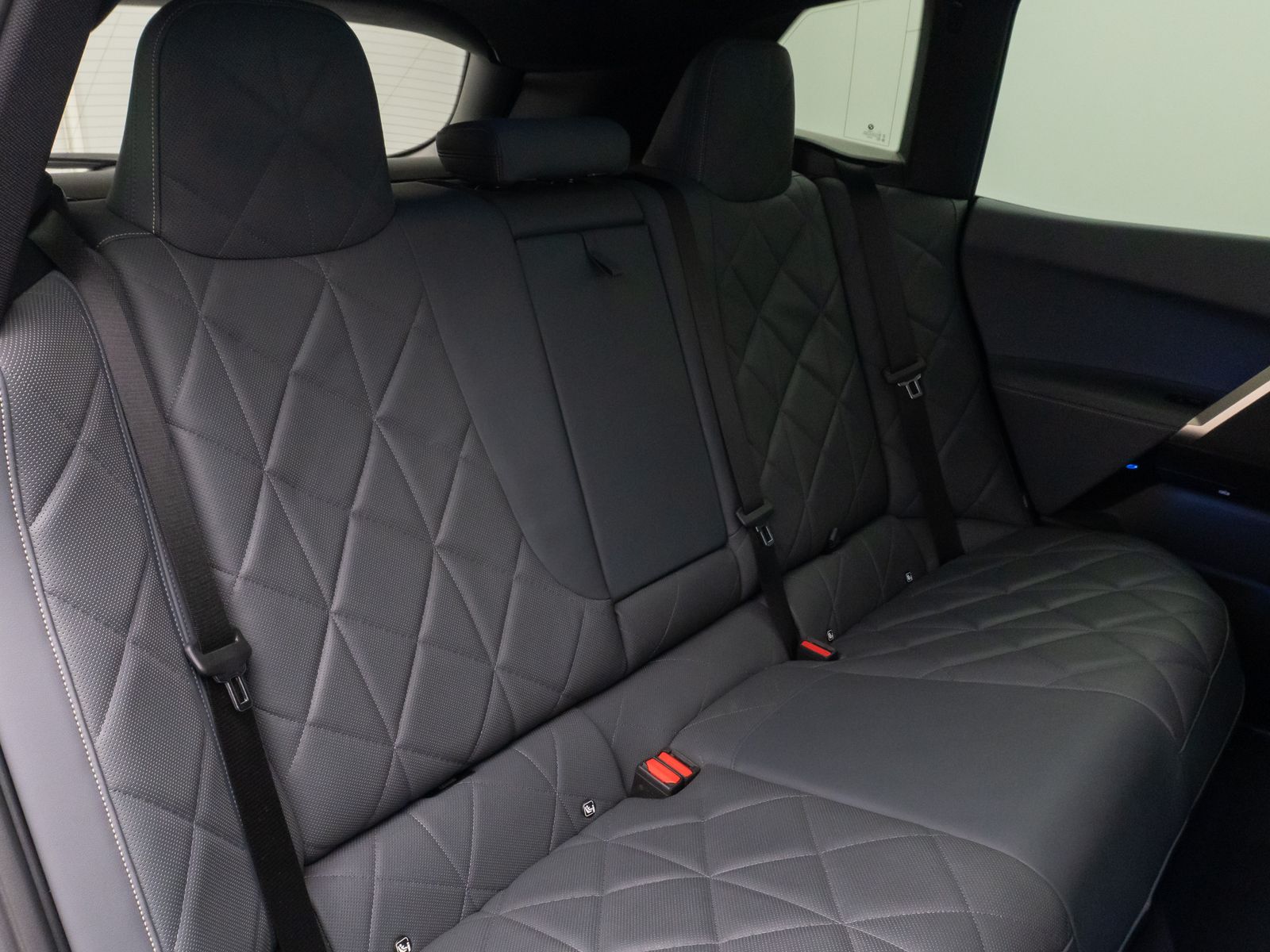 Fahrzeugabbildung BMW iX xD40 Sport SkyLounge Laser 360°DAB H/K 22Zoll