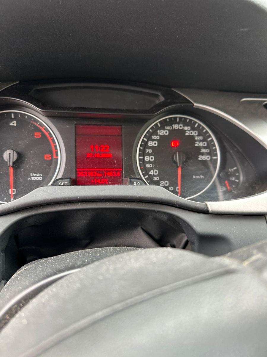Audi A4 2010 — двигун 177 HP (130kW)
