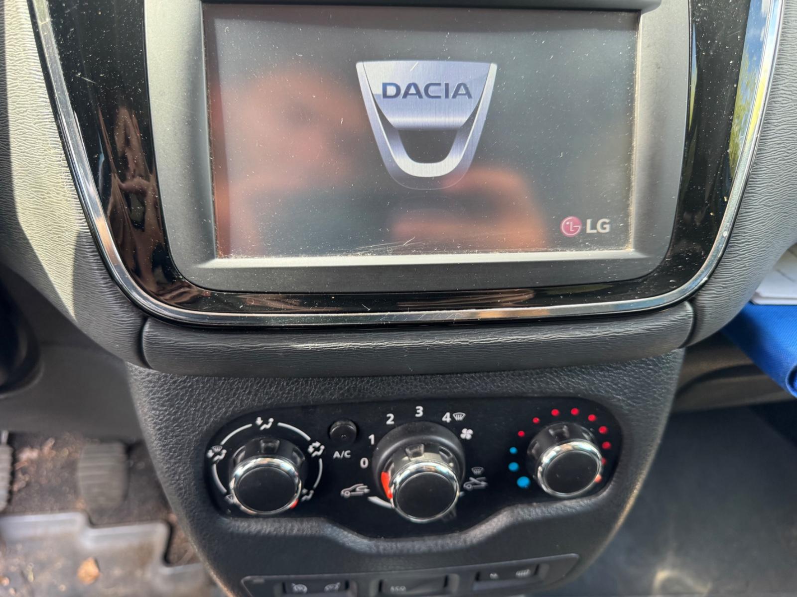 Dacia Lodgy 2015 — photo 12