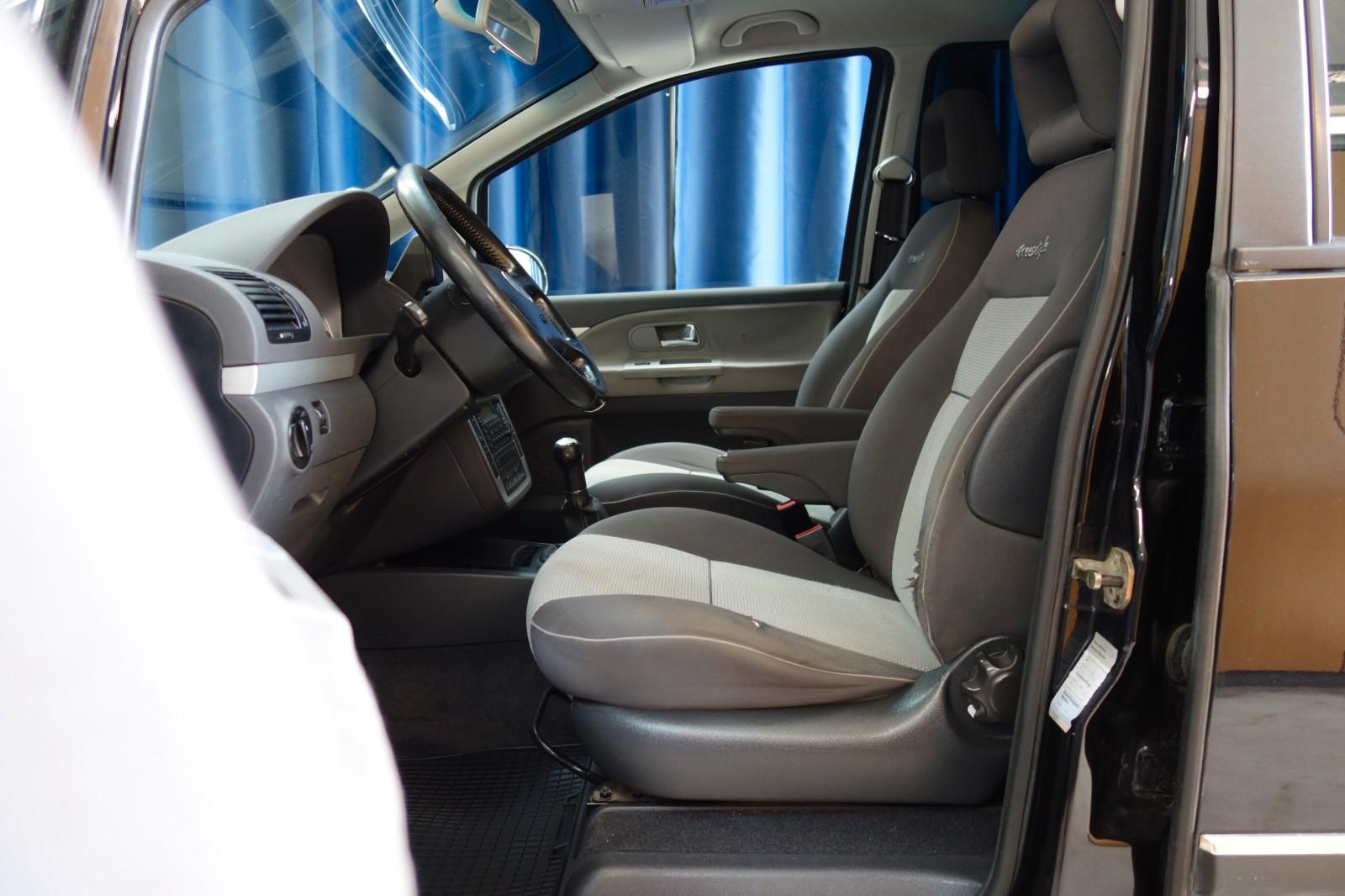 Volkswagen Sharan 2006 — photo 10