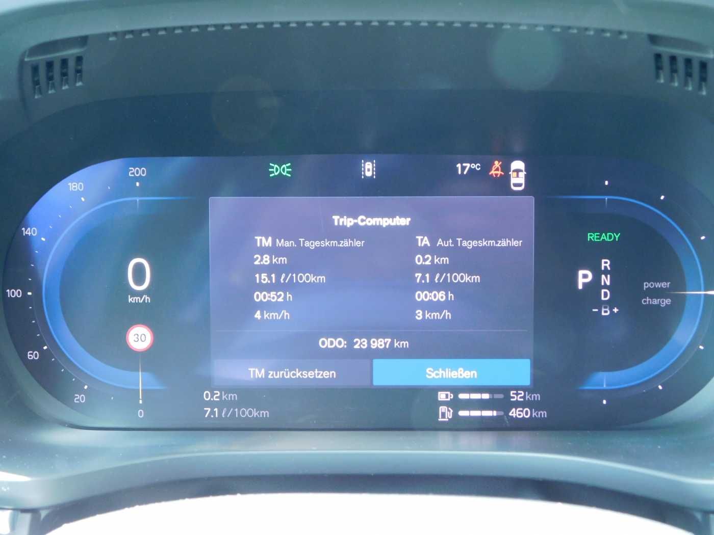 Fahrzeugabbildung Volvo XC60 T8 AWD Plug-in Hybrid Plus Dark