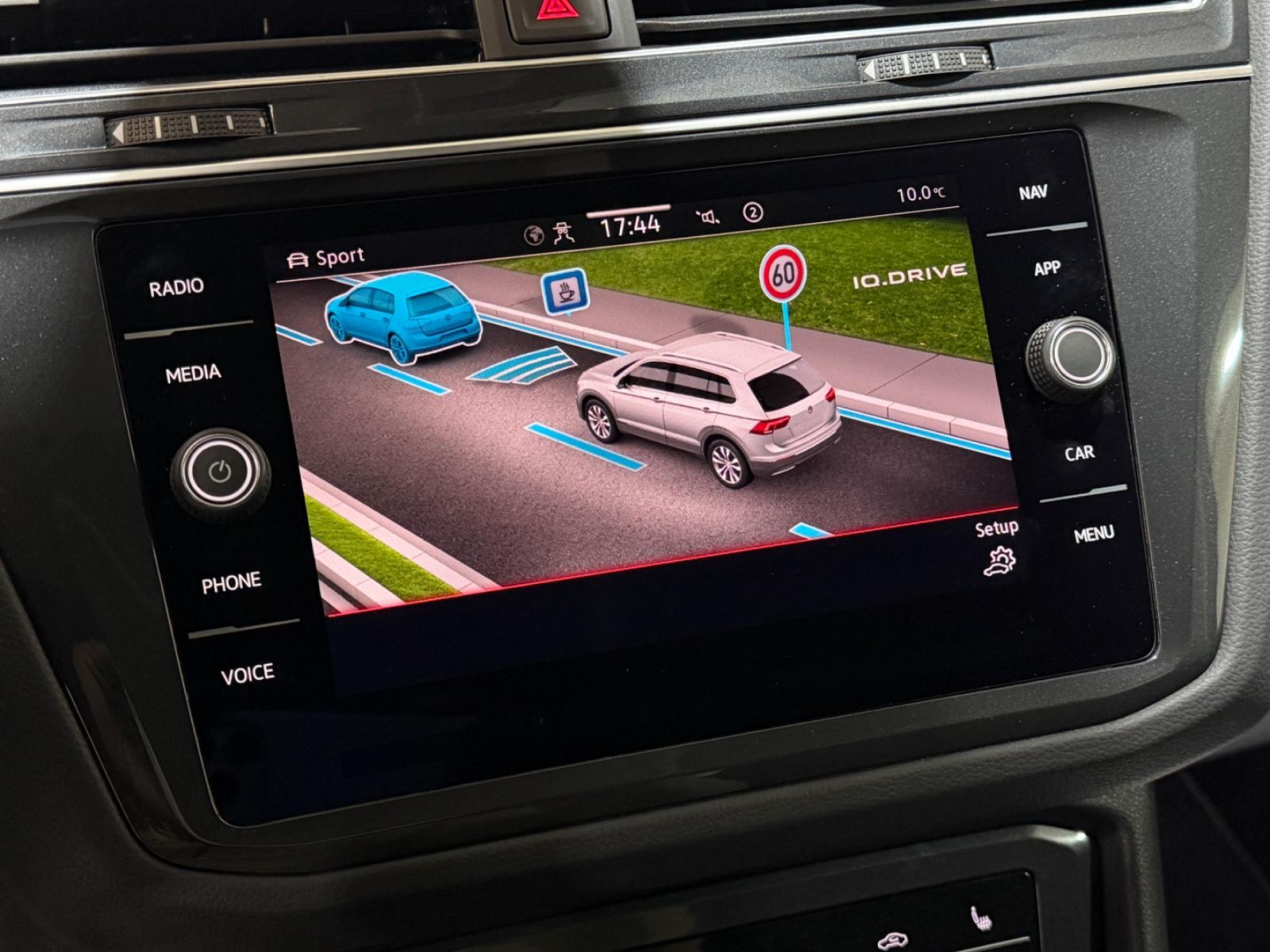 Volkswagen Tiguan Move/IQ.DRIVE/KAM/AMBIENTE/SHZ+HINTEN/ACC