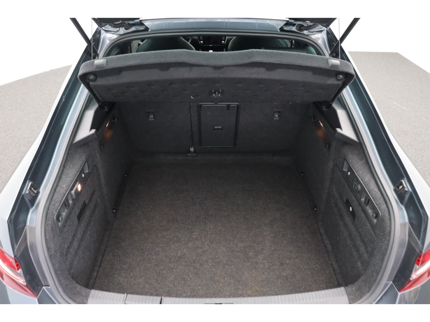 Fahrzeugabbildung SKODA Superb SportLine 4x4 Sportline Canton ACC AHK