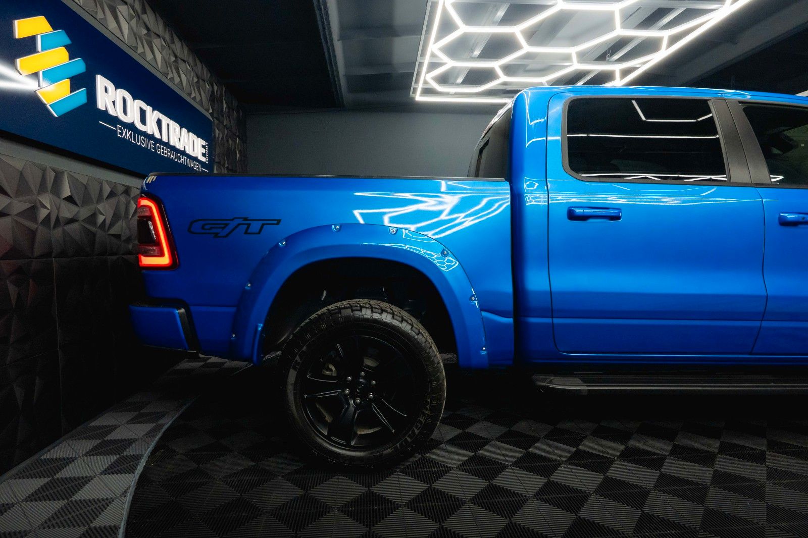 Fahrzeugabbildung Dodge RAM 5.7 V8 HEMI 4x4 NIGHT GT SPORT Night-Paket