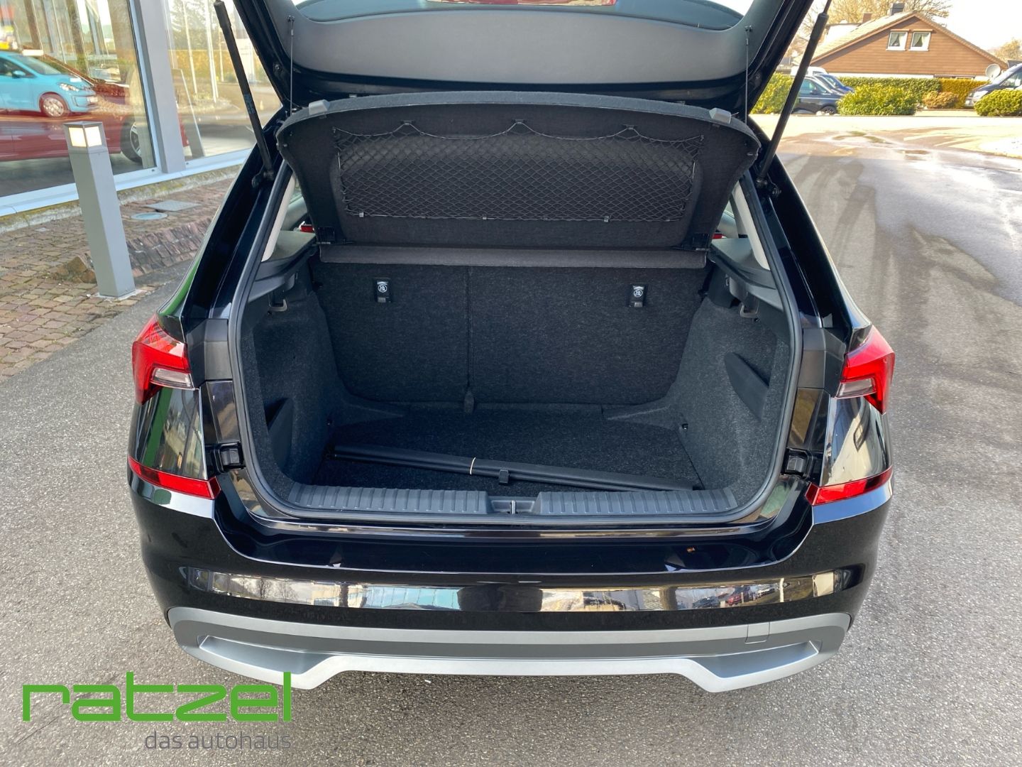 Fahrzeugabbildung SKODA Kamiq Ambition 1.0 TSI DSG RFK LED ACC Apple Car