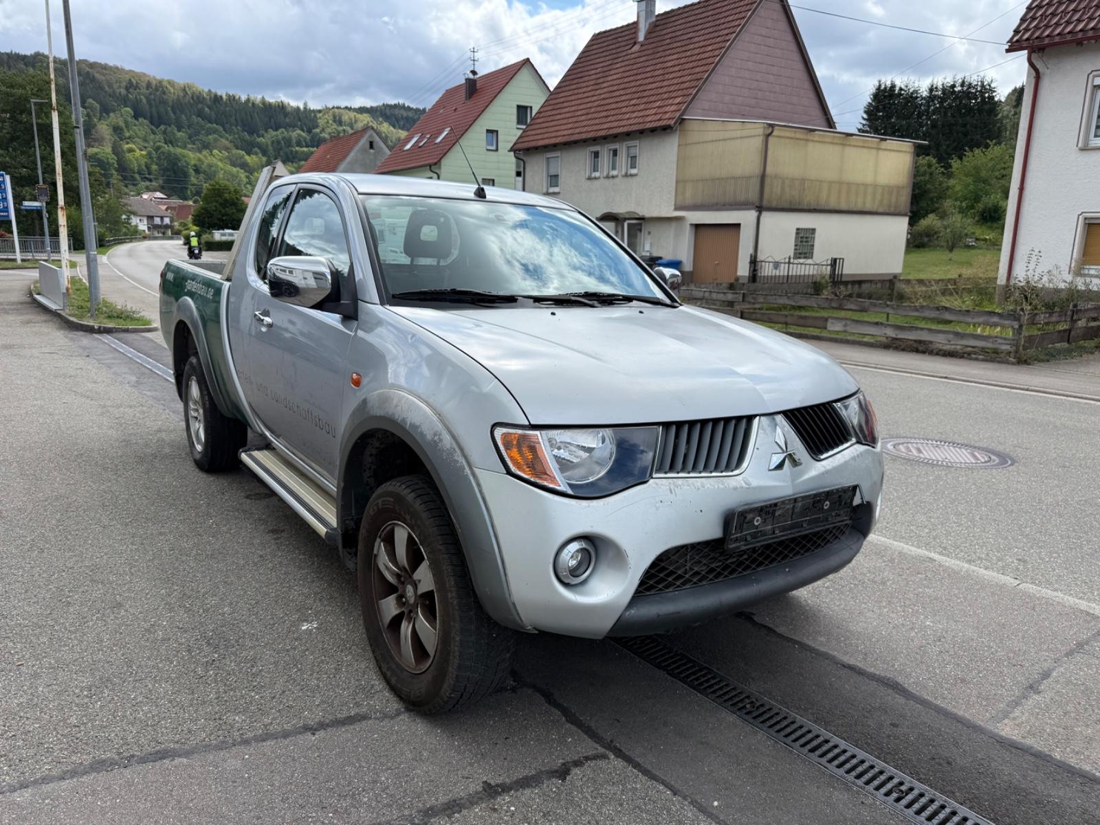Mitsubishi L200 Intense Club Cab 4WD/ Klima/Euro4/Allrad/