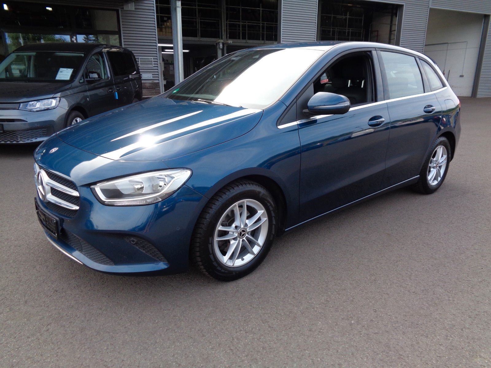 MERCEDES-BENZ B 180 neues Modell W247