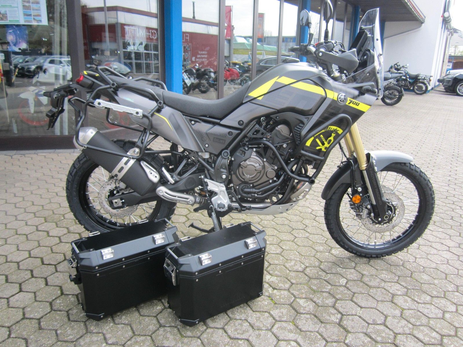 Fahrzeugabbildung Yamaha XTZ 700 Foliert und Zub. für 2700.-€
