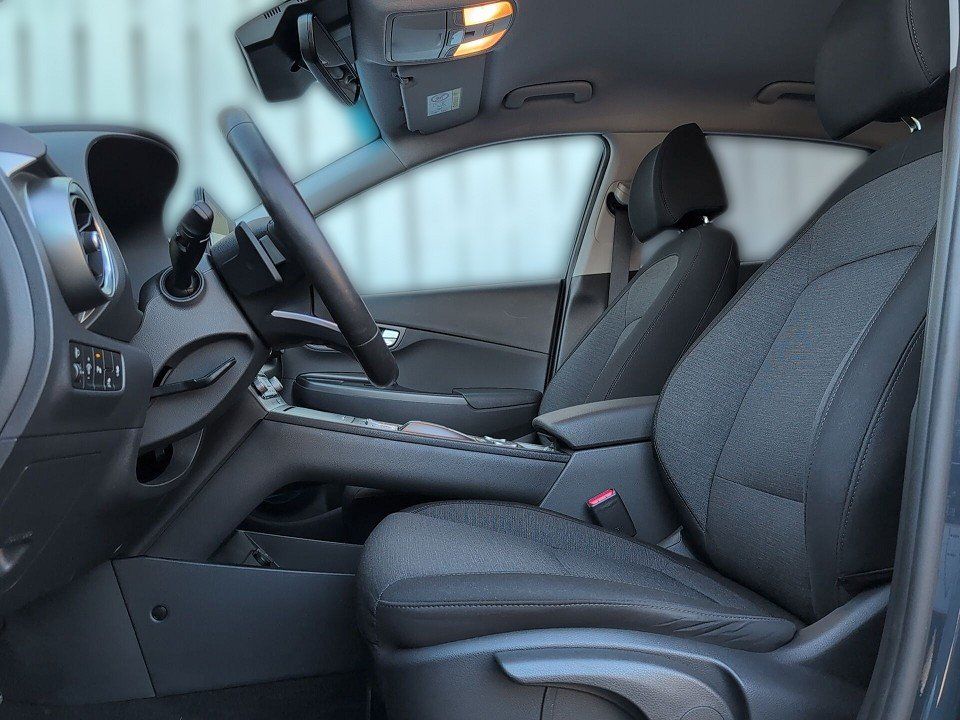 Fahrzeugabbildung Hyundai KONA EV 39kWh TREND GARANTIE-01/2031 SOH97% NAV+