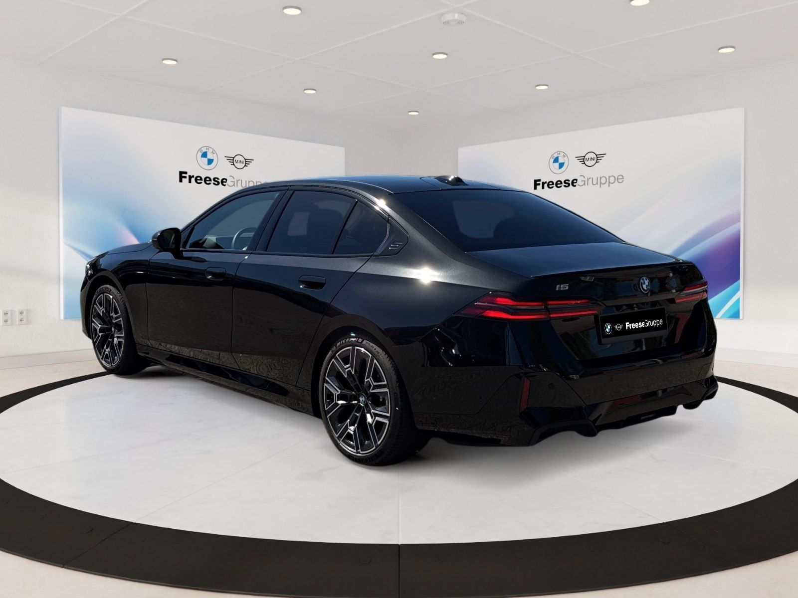 BMW i5 xDrive40 Vollaustattung m. AHK UPE 97.220,-€ foto 4