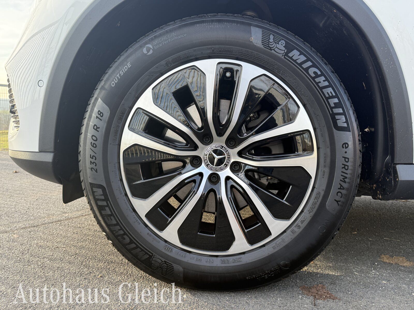 Fahrzeugabbildung Mercedes-Benz GLC 220 d Avantgarde 4Matic Navi/Pano.-Dach/Klim