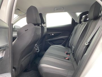 Peugeot 3008 1.2 PureTech 130 Active AHK+Kam.+Navi+SHZ