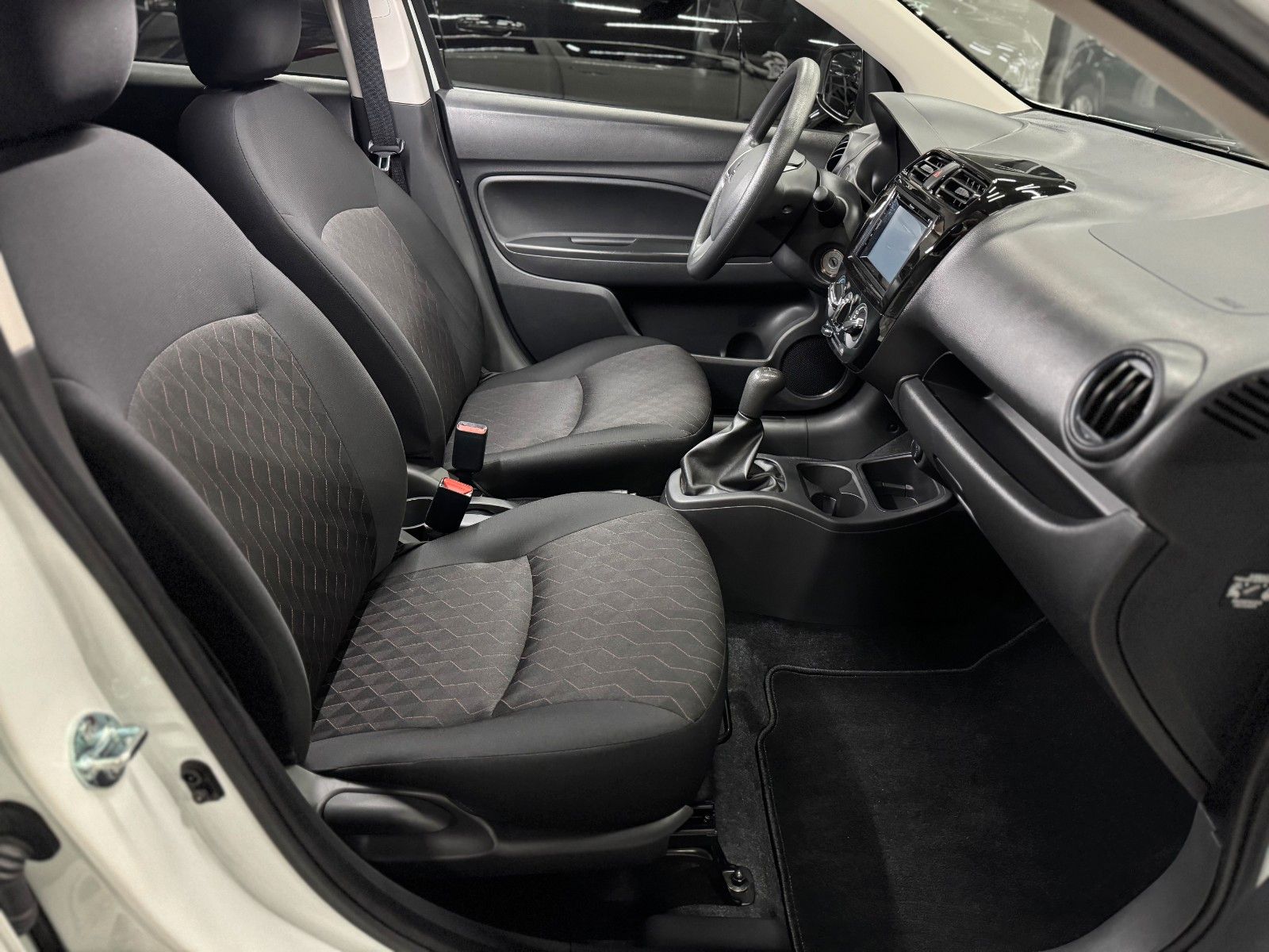 Fahrzeugabbildung Mitsubishi Space Star 1,2 Select Klima DAB+