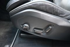Fahrzeugabbildung Volvo XC60 B5 D AWD Autom. R-Design*STDHZG*PANO*H&K