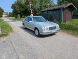 Mercedes-Benz Mercedes Benz W210 E200 - Mercedes-Benz E 200: Limousine, W210