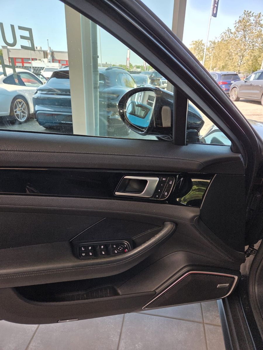 Fahrzeugabbildung Porsche Panamera 4 E-Hybrid Platinum Edition/VOLL