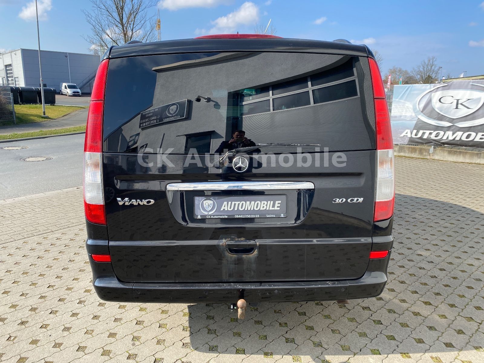 Fahrzeugabbildung Mercedes-Benz Viano 3.0 CDI lang Activity/6 Sitze/Leder/AHK