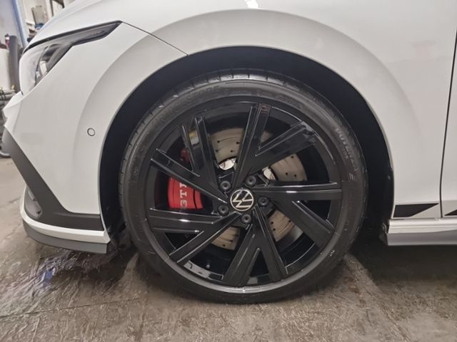 Fahrzeugabbildung Volkswagen Golf VIII 2.0 TSI GTI CLUBSPORT BLACK STYLE IQ D