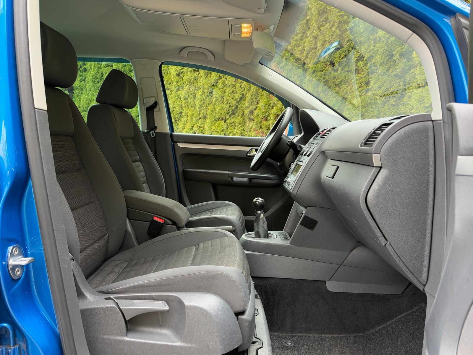 Fahrzeugabbildung Volkswagen Touran 2.0 FSI Goal NAVI+AHK+PDC+TEMP+ALLWETTER+