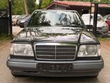 Mercedes-Benz E 220 Erstlack,Automatik,Schiebedach,LPG,Klima - gebrauchte Mercedes-Benz E 220 aus dem Jahr 1994